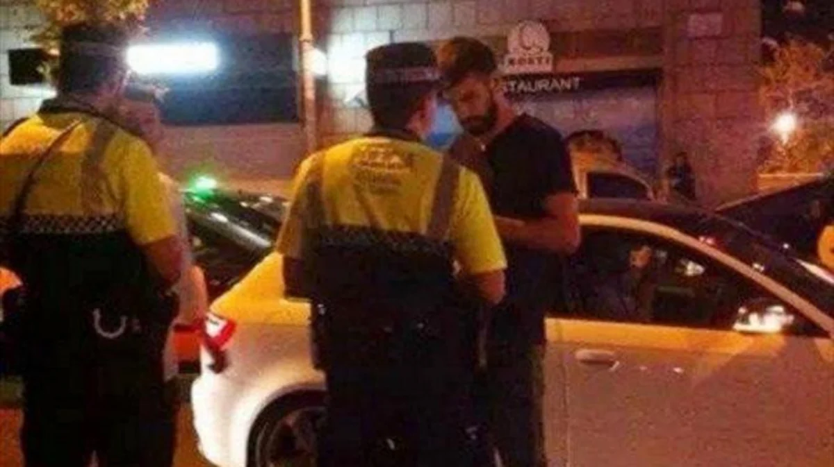 Barselonanın futbolçusu polisi təhqir etdiyi üçün cəzalandırılıb