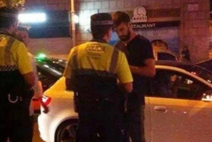 Barselonanın futbolçusu polisi təhqir etdiyi üçün cəzalandırılıb