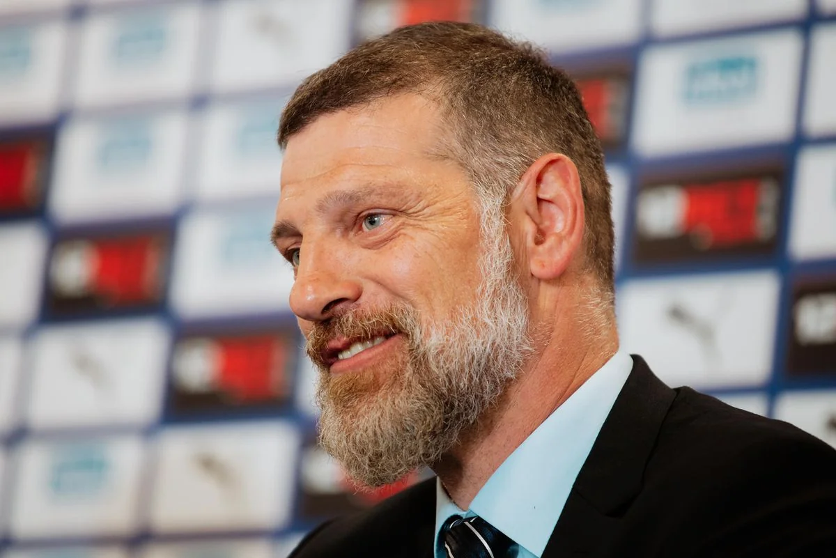 Premyer Liqa klubu tanınmış baş məşqçini qovur