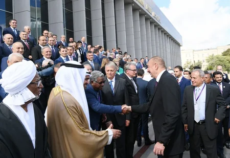 Prezident İlham Əliyev Azərbaycan parlamentinin 100 illiyi münasibətilə keçirilən təntənəli iclasda iştirak edib