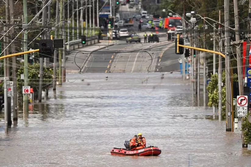 Hundreds of thousands of homes left without power as wild storms and ...