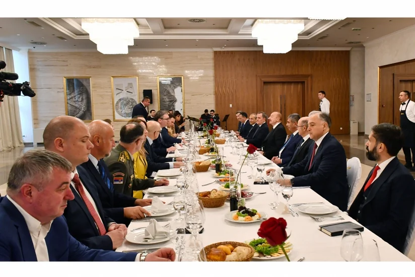 Состоялась встреча президента Ильхама Алиева с президентом Александаром Вучичем в расширенном составе