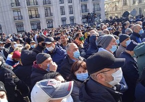 Gürcüstan parlamenti yaxınlığında çadırlar qurulub - YENİLƏNİB