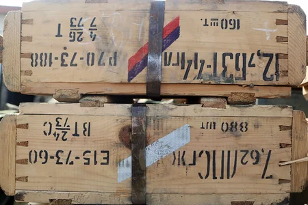 Düşmənin döyüş texnikası və silah-sursatı ələ keçirilib