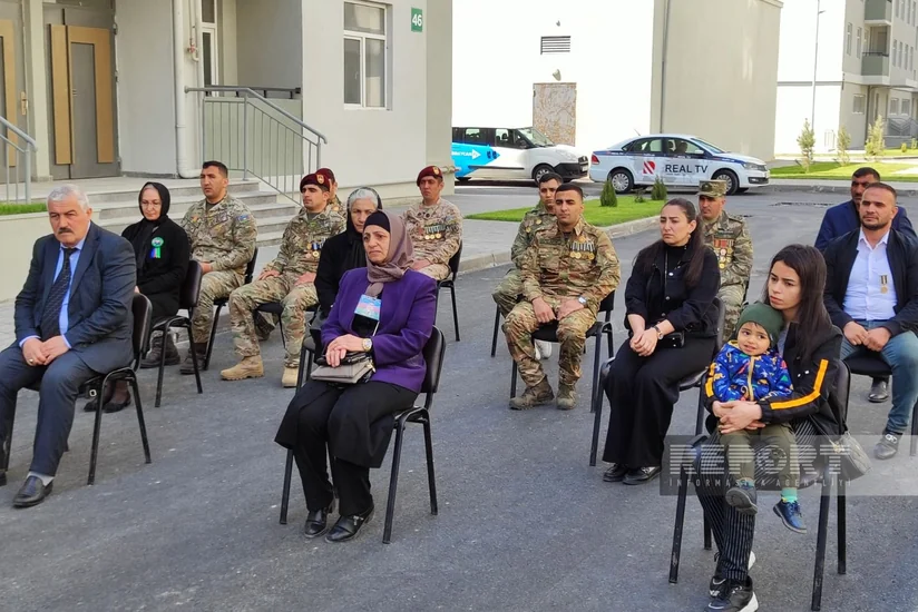 Şəhid ailələri və müharibə əlillərinə daha 100 mənzil və fərdi ev verilib