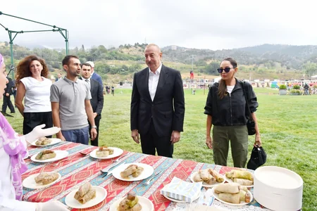 Azərbaycan Prezidenti Həkəri çayının sahilində keçirilən “Laçın Şəhəri Günü” bayram tədbirində çıxış edib