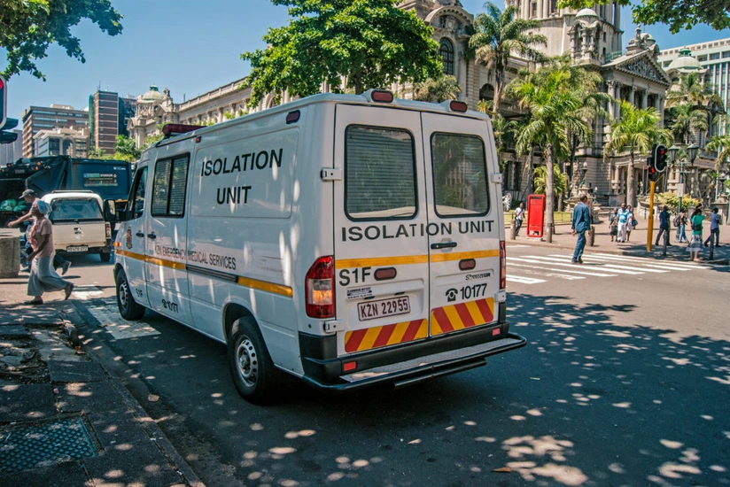 Fil Dişi Sahilində məscidin uçması nəticəsində 8 nəfər ölüb