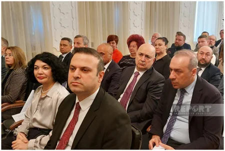 Ukraynada Heydər Əliyevin adına poçt marka dəsti dövriyyəyə buraxılıb
