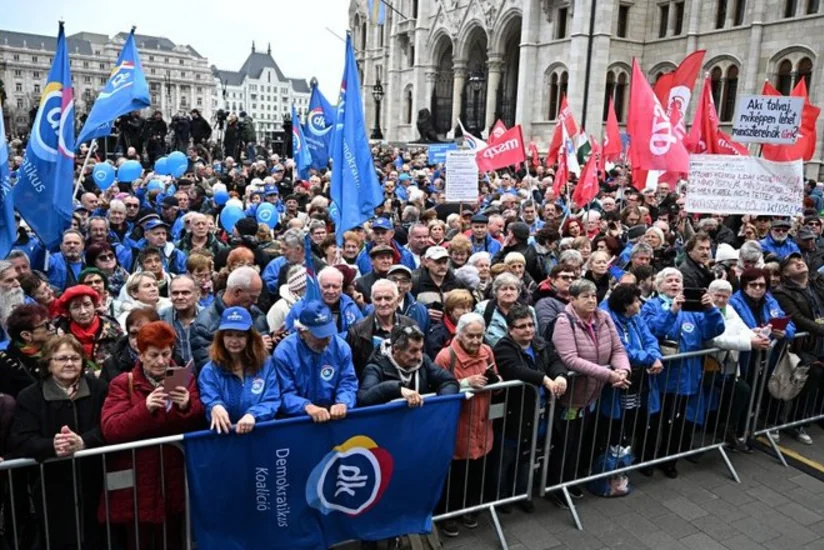 В Венгрии прошел митинг оппозиции с требованием прямых выборов президента
