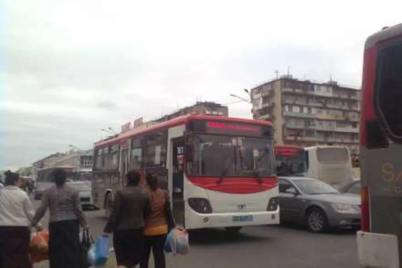 8-ci km Bazarının yolu bağlanır