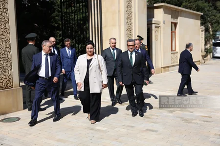 State and government officials commemorate Great Leader Heydar Aliyev - PHOTOS