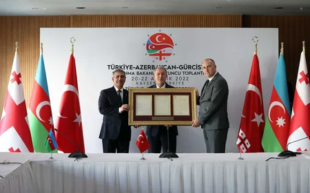 Türkiyə, Azərbaycan və Gürcüstan müdafiə nazirləri arasında üçtərəfli görüşün yekun Bəyannaməsi imzalanıb