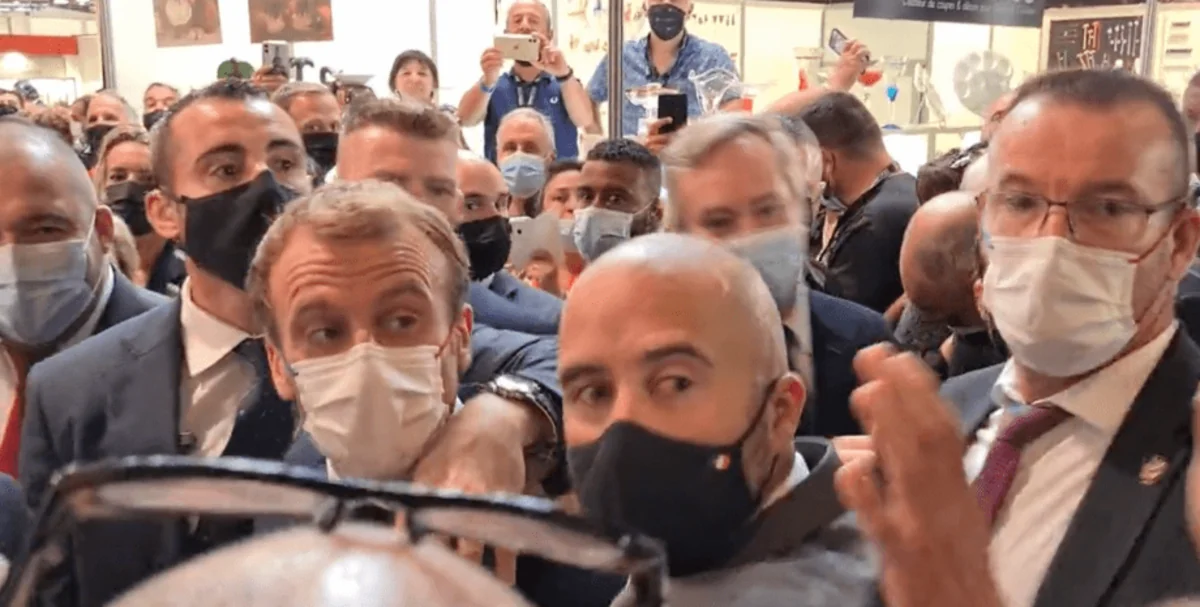 Lionda Fransa prezidentinə yumurta atılıb