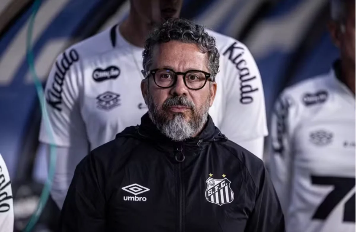 Neymarın çıxış etdiyi klub baş məşqçisini istefaya göndərib