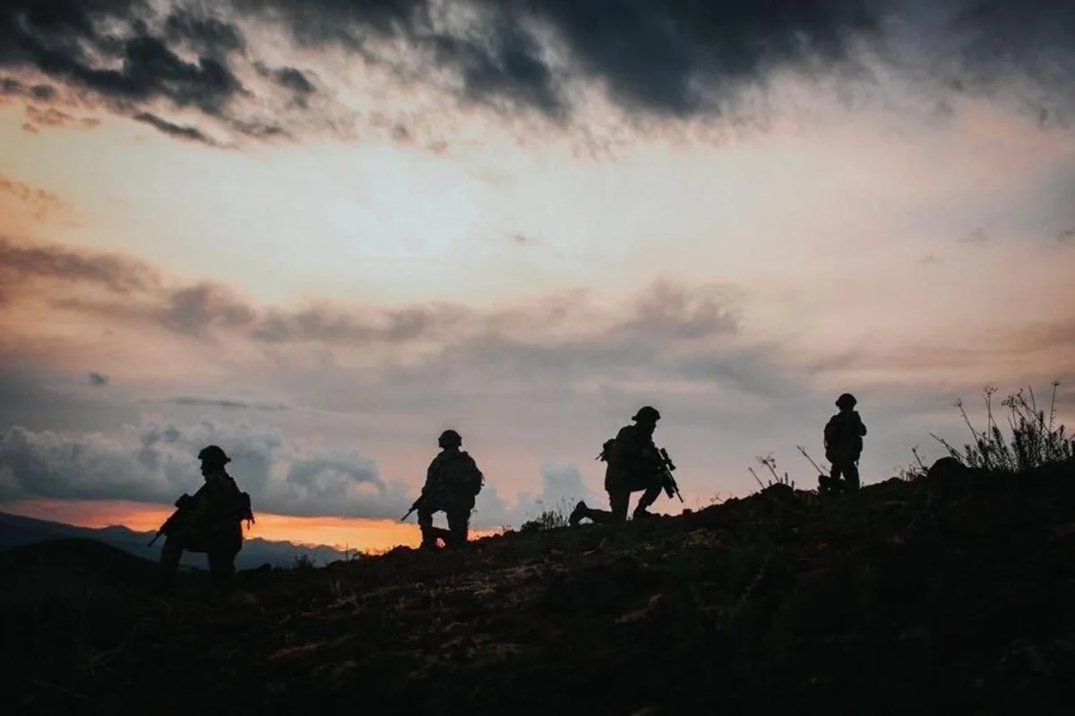 Daha 4 PKK terrorçusu Türkiyə ordusuna təslim olub