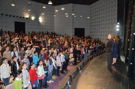 Gənc Tamaşaçılar Teatrı Xocalı soyqırımına həsr olunmuş tamaşasını nümayiş etdirib