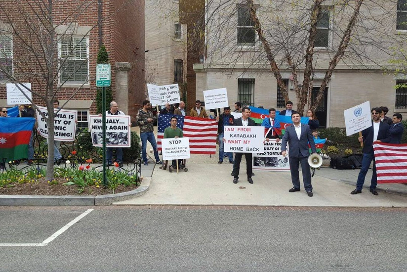 ABŞ-da yaşayan azərbaycanlılar Ermənistan səfirliyinin qarşısında aksiya keçirib - FOTO