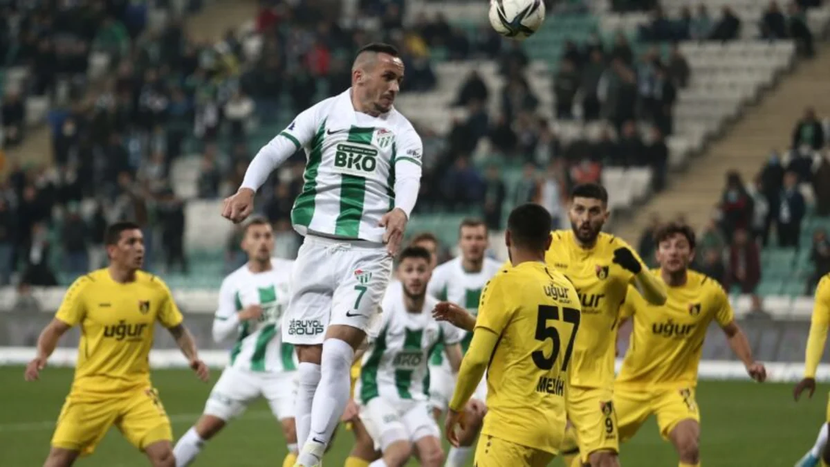 Namik Ələskərov Bursasporda ən çox meydanda olan futbolçudur