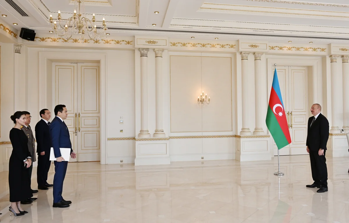 Prezident İlham Əliyev Qazaxıstanın yeni səfirinin etimadnaməsini qəbul edib
