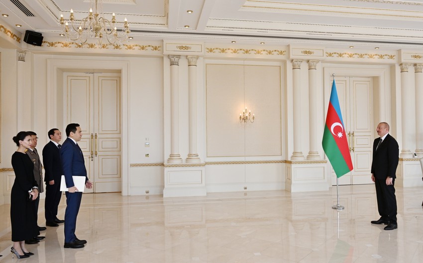 Prezident İlham Əliyev Qazaxıstanın yeni səfirinin etimadnaməsini qəbul edib