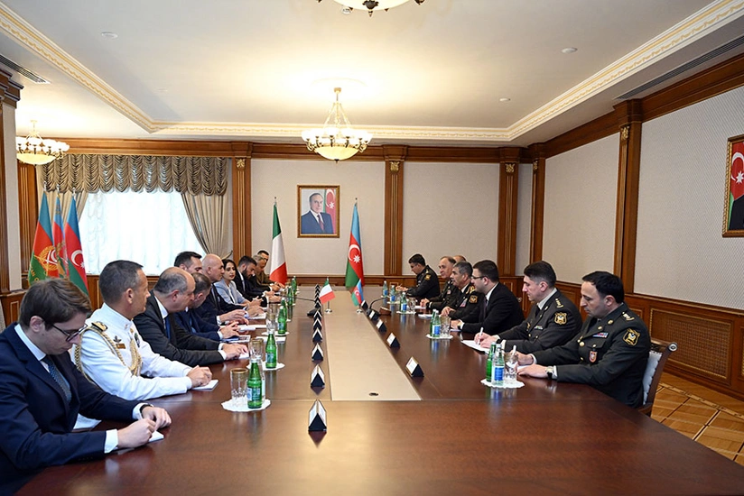 Azerbaijan's defense minister invites Italian counterpart to ADEX exhibition