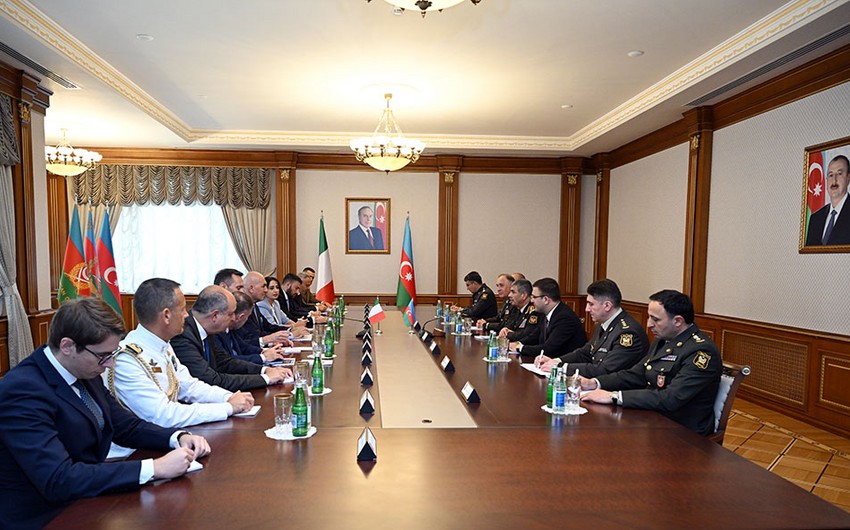 Zakir Həsənov italiyalı həmkarını ADEX 5-ci Azərbaycan Beynəlxalq Müdafiə Sərgisinə dəvət edib