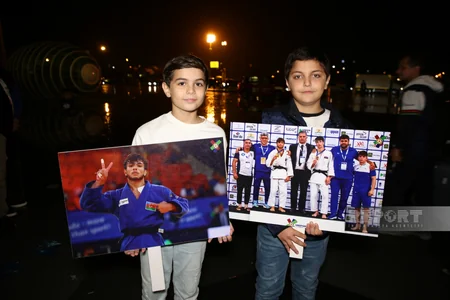 Avropa çempionatında uğur qazanan gənc cüdoçular Vətənə dönüblər