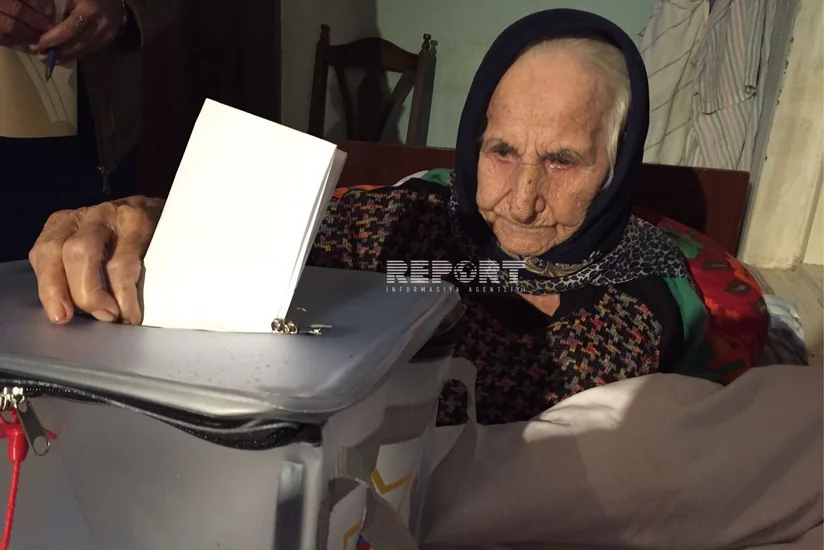 Azərbaycanda 126 yaşlı seçici səsvermədə iştirak edib - FOTO