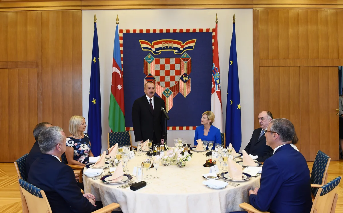 Prezident İlham Əliyev xorvatiyalı həmkarını Azərbaycana səfərə dəvət edib