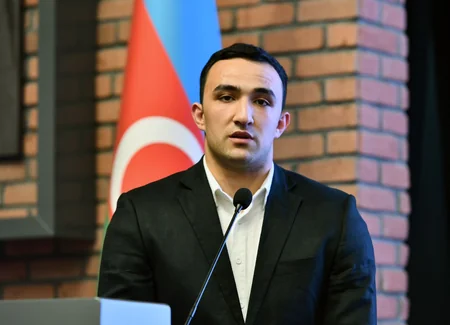 Fərid Qayıbov ötən ay beynəlxalq turnirlərdə medal qazanmış idmançılarla görüşüb