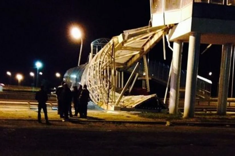 В Англии обрушился пешеходный переход