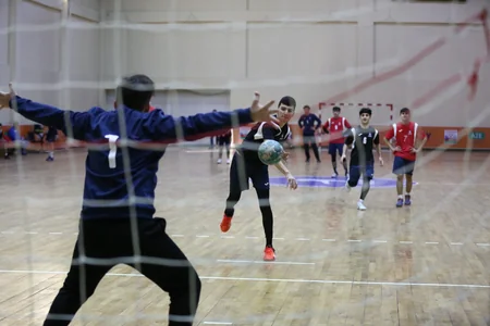 Kişi həndbolçulardan ibarət Azərbaycan çempionatında iki turun oyunları keçirilib