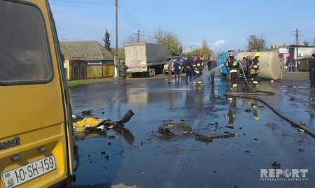 Lənkəranda mikroavtobus yanacaqdaşıyan maşınla toqquşub - FOTO - ƏLAVƏ OLUNUB