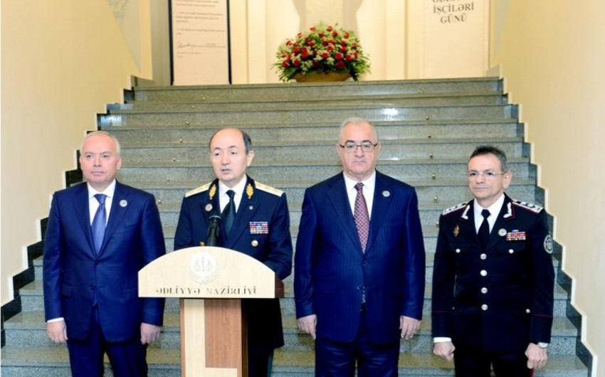 Mədət Quliyev ədliyyə işçilərini təbrik edib - FOTO