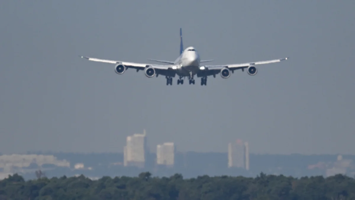 Массовая драка произошла на борту самолета Boeing, летевшего из Анадыря в Москву