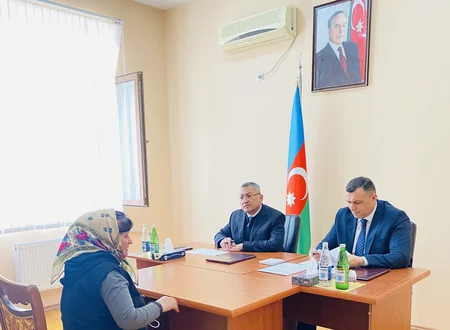 Dövlət Komitəsinin sədri Biləsuvarda vətəndaşları qəbul edib