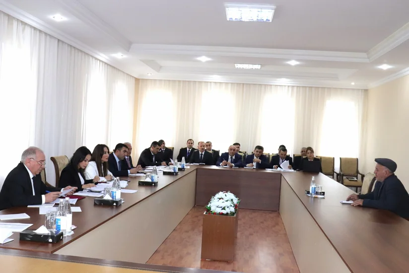Daşınmaz Əmlakın Dövlət Kadastrı və Reyestrinin sədri Bərdədə vətəndaşları qəbul edib