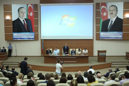 Səlim Müslümov Bakı-2015də medal qazanan paralimpiyaçılarla görüşüb