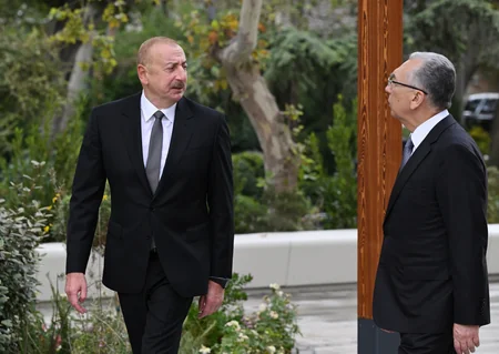 Prezident “Xaqani” bağında və ətraf ərazilərdə aparılmış abadlıq və yenidənqurma işlərindən sonra yaradılan şəraitlə tanış olub - YENİLƏNİB