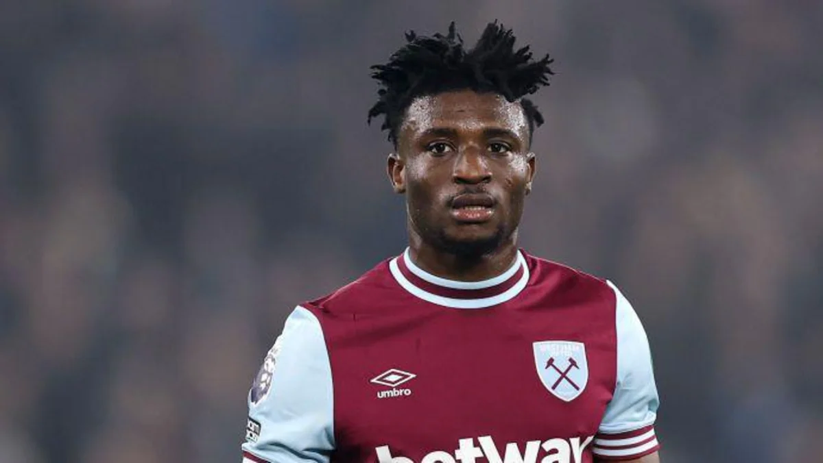 Çelsi London təmsilçisinin futbolçusu ilə maraqlanır