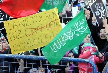 Türkiyədə Charlie Hebdo jurnalına qarşı aksiya keçirilib