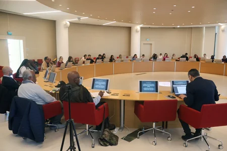 ADA Universitetində Fransa müstəmləkələrindən olan jurnalistlər üçün manipulyasiyalarla mübarizə ilə bağlı təlimlərə başlanılıb