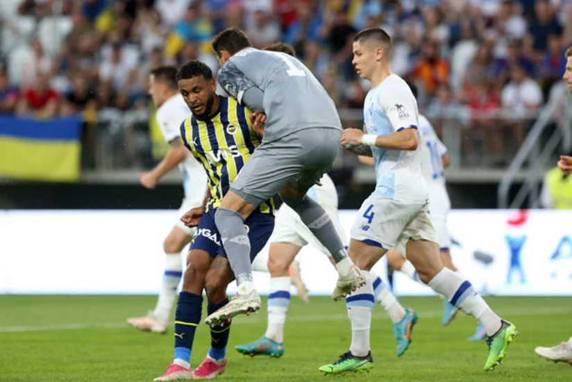 Лига чемпионов: Фенербахча согласился на безголевую ничью, Ференцварош проиграл в домашней игре