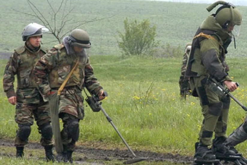 De-mining riot groups created on frontline areas