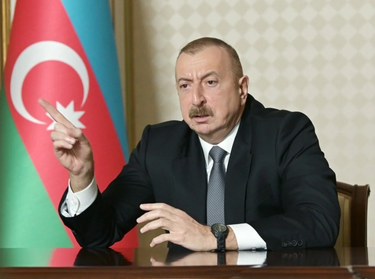 İlham Əliyev icra başçılarının həbsindən danışdı: İstintaq gedir