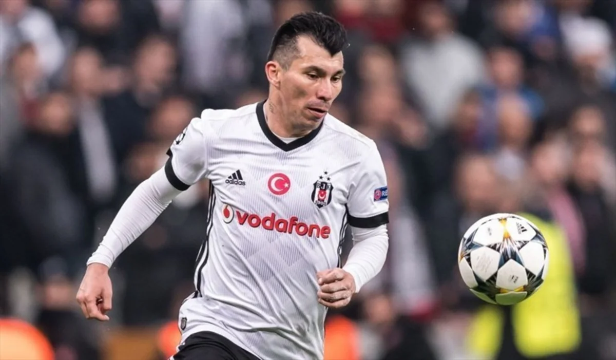 Beşiktaş futbolçusunu 2.5 milyon avroya İtaliya klubuna satıb