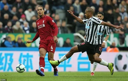 Ливерпуль вырвал победу в матче с Ньюкаслом, но остался без Салаха