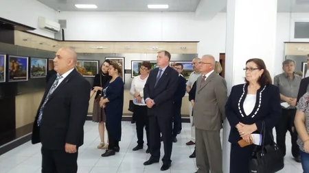В Баку открылась фотовыставка Объемный Санкт-Петербург