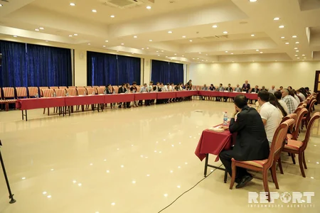 Mübariz Qurbanlı: Dini xurafatla dini radikalizm bir medalın iki üzüdür