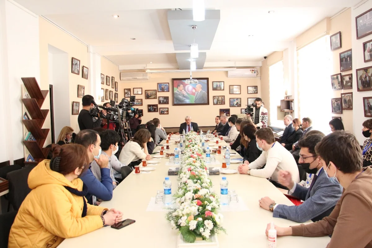 ADU-da XI Beynəlxalq Multikulturalizm Qış Məktəbinin iştirakçıları ilə görüş olub